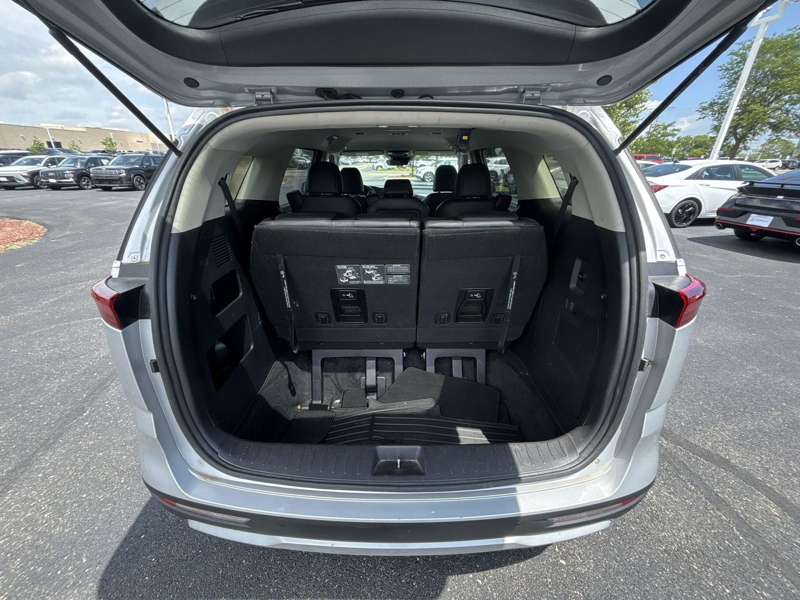 2023 Kia Carnival LX Seat Package