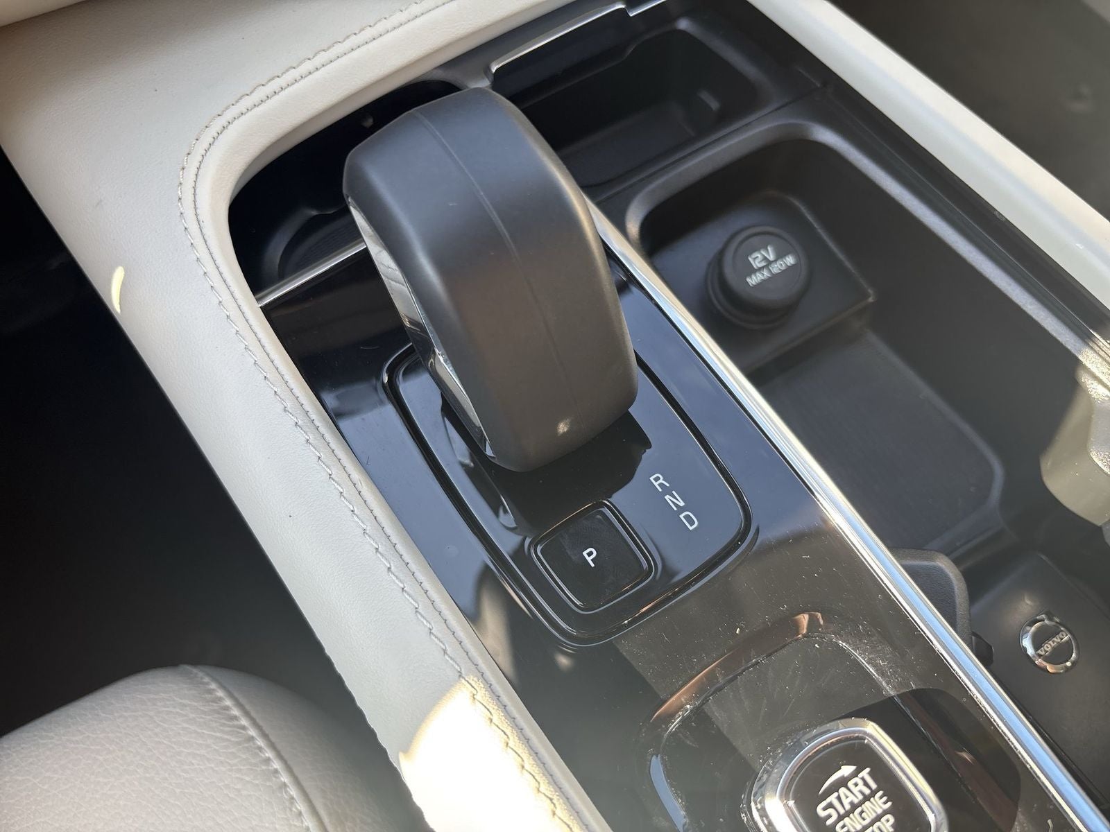 2023 Volvo XC90 B5 Core