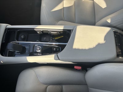 2023 Volvo XC90 B5 Core