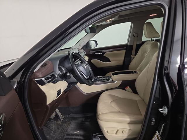 2022 Toyota Highlander Platinum