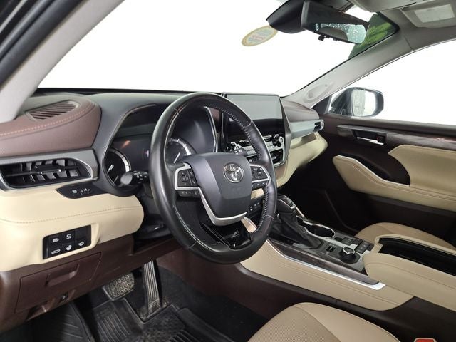 2022 Toyota Highlander Platinum