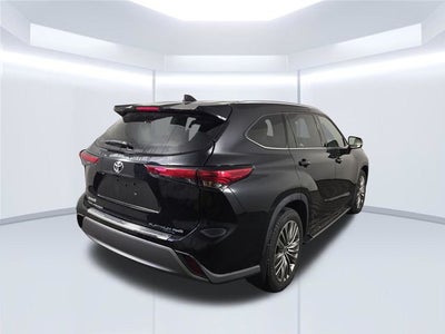 2022 Toyota Highlander Platinum