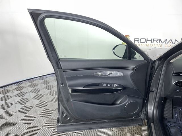 2025 Genesis GV70 2.5T