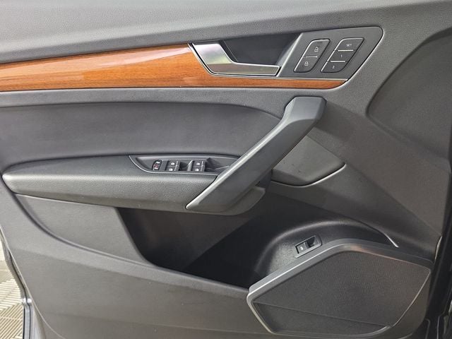 2023 Audi Q5 S line Premium
