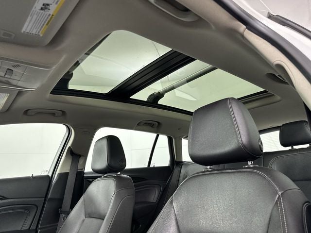 2019 Buick Regal TourX Essence