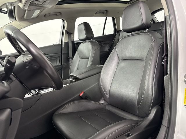 2019 Buick Regal TourX Essence