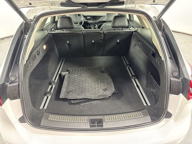 2019 Buick Regal TourX Essence