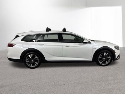 2019 Buick Regal TourX Essence