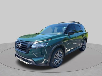 2023 Nissan Pathfinder SL