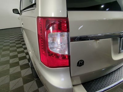 2013 Chrysler Town & Country Touring