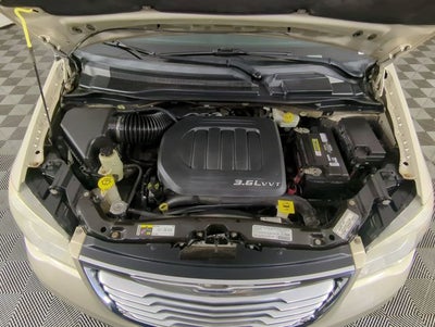 2013 Chrysler Town & Country Touring