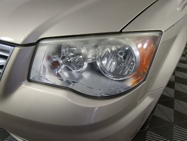 2013 Chrysler Town & Country Touring