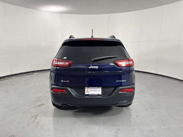 2016 Jeep Cherokee Sport