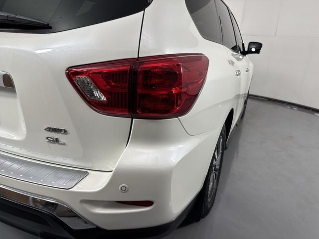 2020 Nissan Pathfinder SL