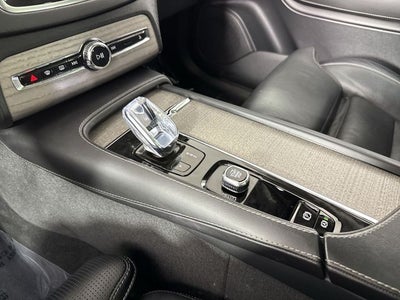 2022 Volvo XC90 Recharge Plug-In Hybrid T8 Inscription 6 Passenger