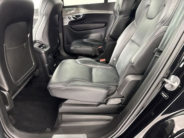 2022 Volvo XC90 Recharge Plug-In Hybrid T8 Inscription 6 Passenger