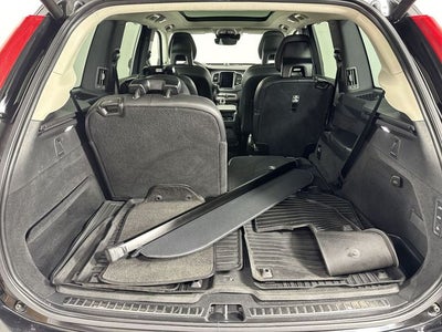 2022 Volvo XC90 Recharge Plug-In Hybrid T8 Inscription 6 Passenger