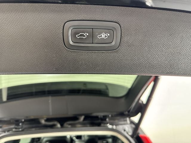 2022 Volvo XC90 Recharge Plug-In Hybrid T8 Inscription 6 Passenger